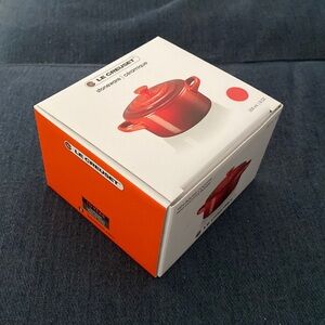 Mini round cocotte Le Creuset - red